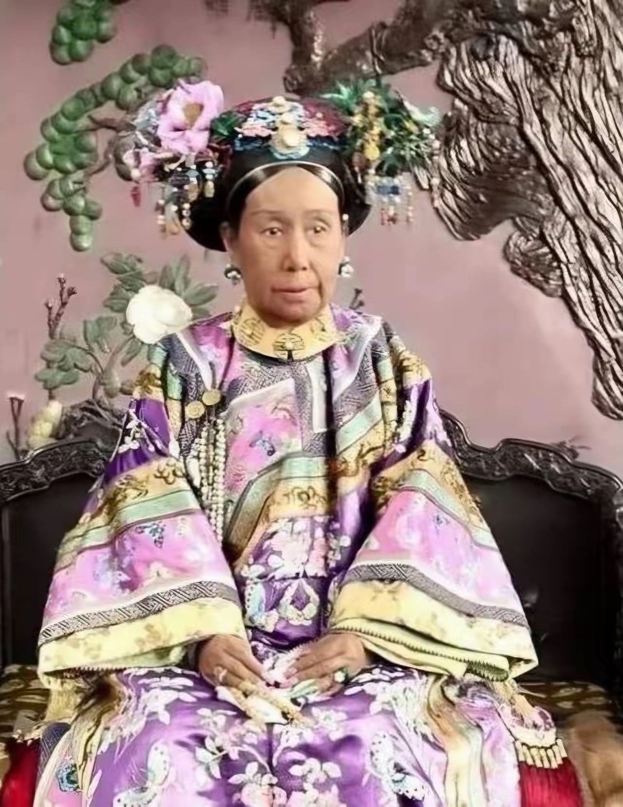 慈禧的“真实照片”：被美国博物馆珍藏至今，那才是她的真实容貌