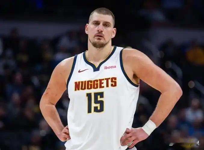 约基奇和威少生涯数据对比！下赛季锁定历史三双王！  二人球龄 约基奇...