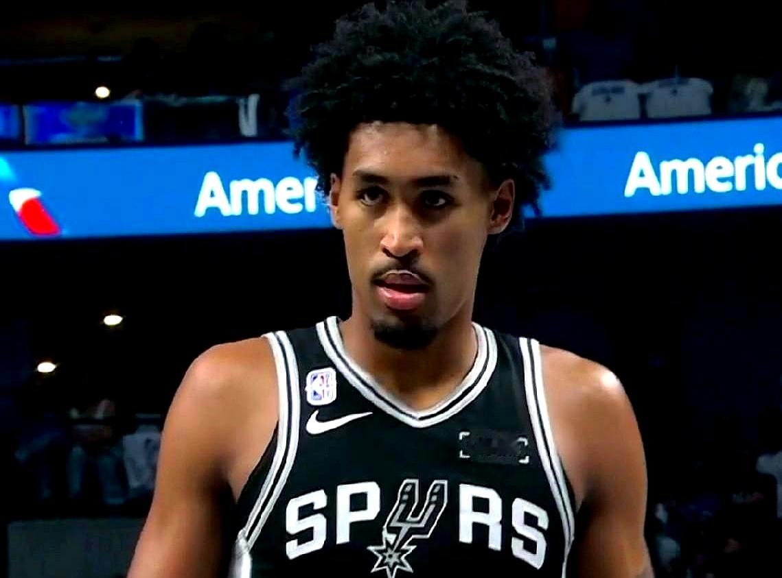 同样是新秀打季后赛，活法怎么完全不一样？    一个球给我，我来单挑全...