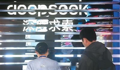 【闭源美国：#美国大模型价格被中国打下来了# 】#中国开源给世界带来的福利#

美国大模型，开始集中降价。

OpenAI宣布，要对前沿模型GPT-5.6 Sol进行“限时促销”，部分服务价格下调逾20%。这已是OpenAI近一个月内的第二轮大幅降价——7月底，同系列的GPT-5.6 Luna价格刚被下调了80%。对此，OpenAI的 ​