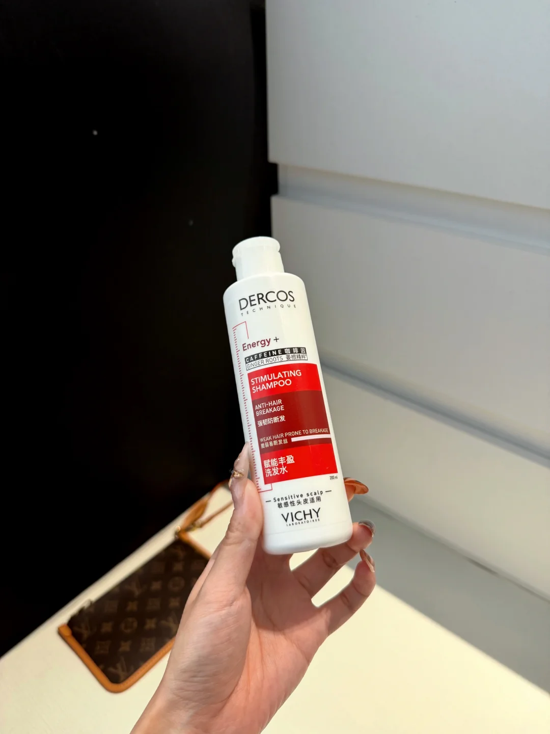 打工人实现“摘帽自由”：蓬松抗压一整天