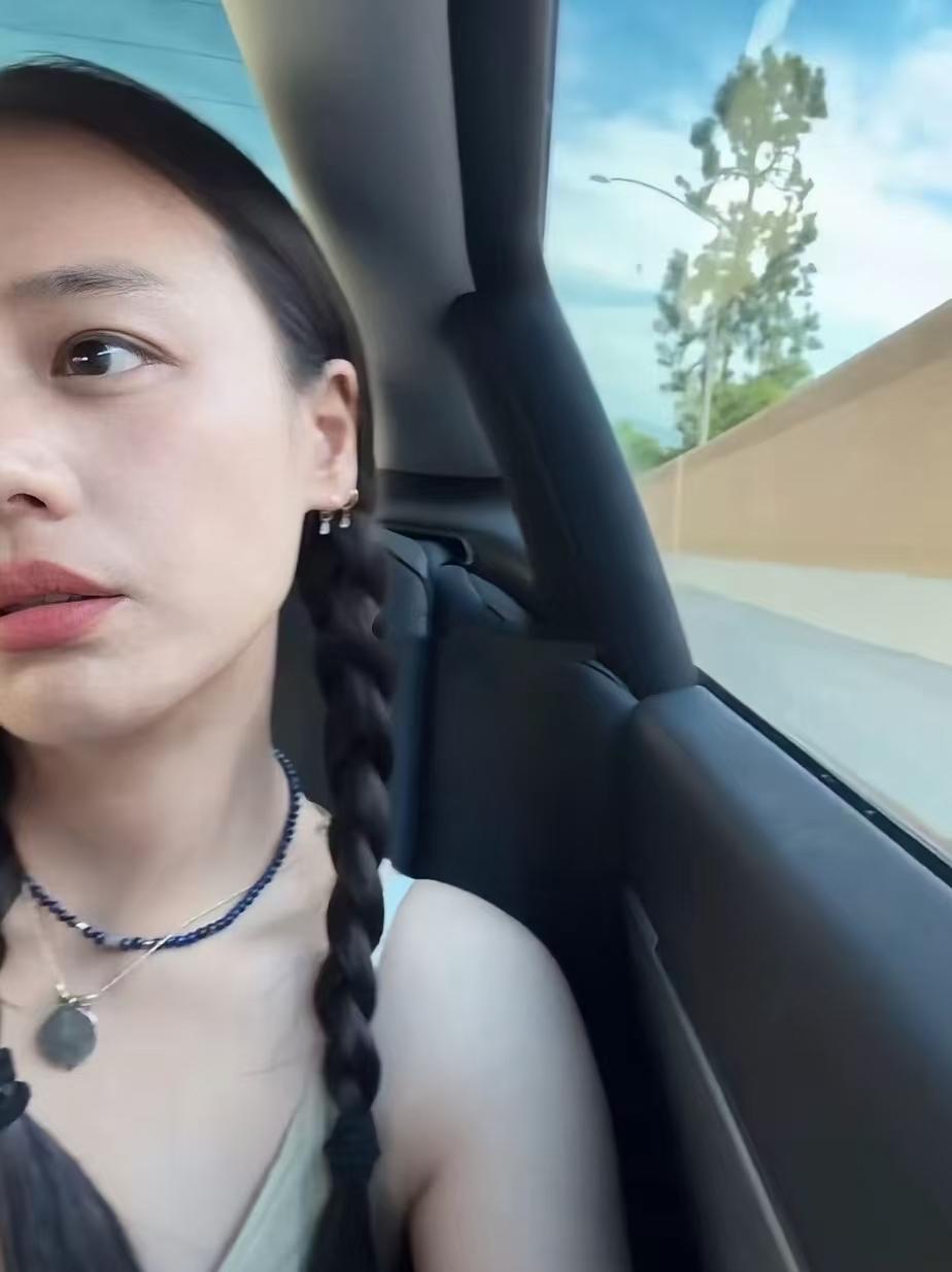 马思纯是在减肥的路上越来越厉害了，瘦的脸型都变了 ​