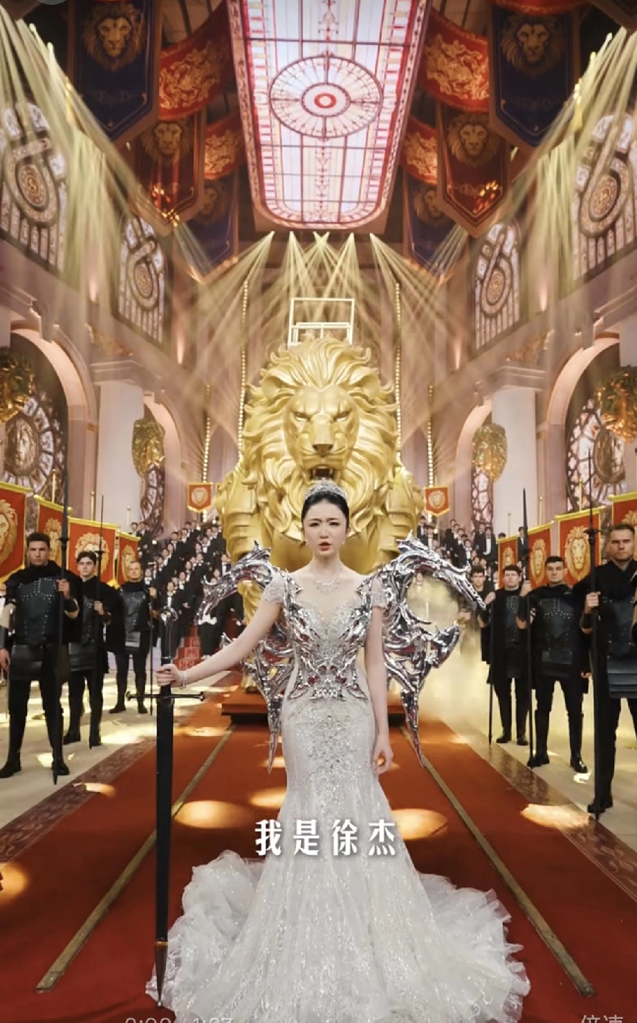 辛巴现身高调收徒 徐杰正式成为其正统门徒 从连话都说不利索 见师傅就哭...