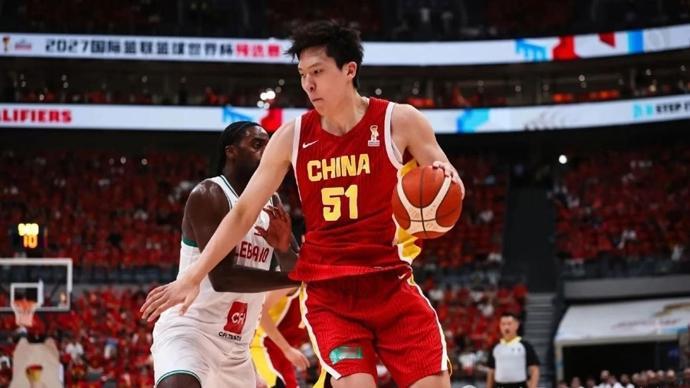 2.2秒绝杀封神！杨瀚森扛起男篮生死一攻
 
2027男篮世预赛，中国男篮主场89‑87惊险击败黎巴嫩，终场前2.2秒，杨瀚森接边线传球转身打板命中准绝杀，拿下这场关乎出线形势的硬仗。整场比赛一波三折，跌宕起伏，让无数球迷捏紧了手心。
 
本场较量双方缠斗四节，比分多次交替。中国队开局占据上风，首节