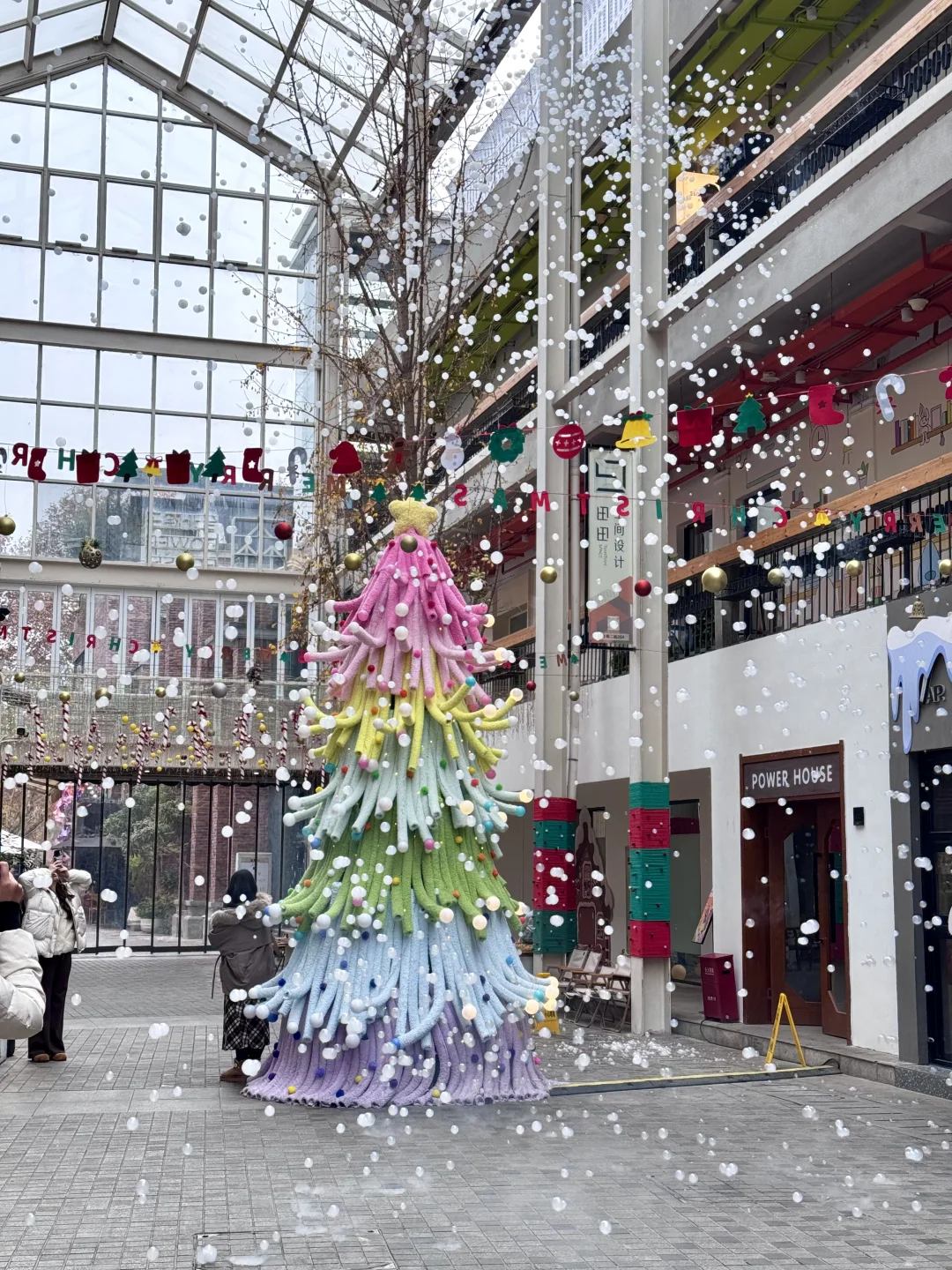 武汉的圣诞氛围已经next level了🎄