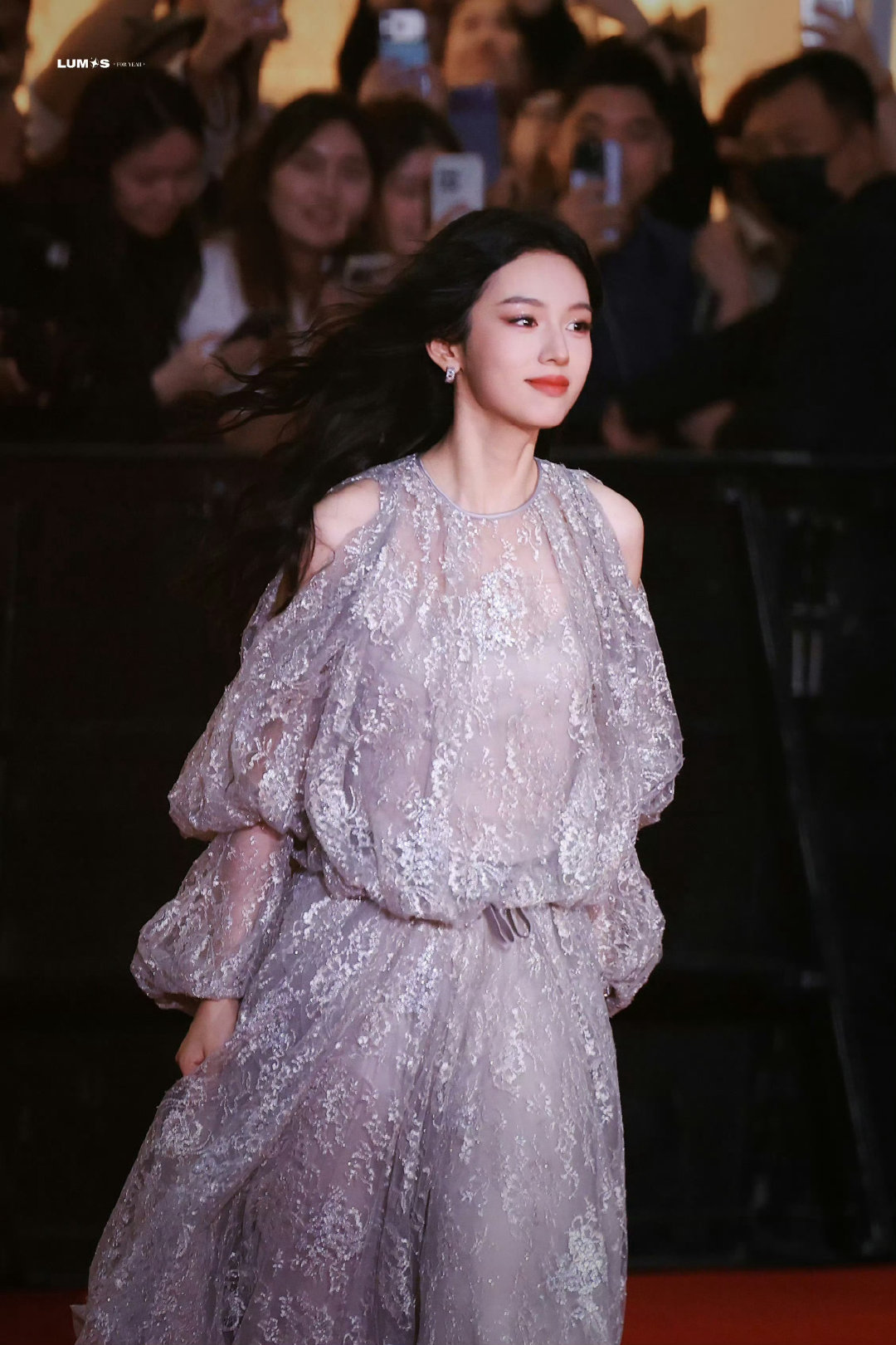 走了两次vogue，两次大爆出圈，星光女就是这么争气。23号vogue盛典周也请继续闪耀[鼓掌] ​