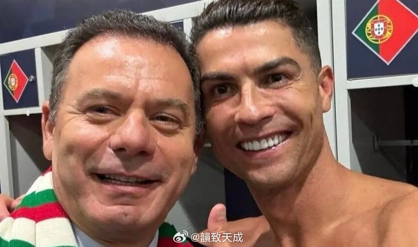 C罗退出国家队，葡萄牙总理介入！C罗退出葡萄牙国家队集训了，而且事情的发展，已经超出了普通的队内矛盾……
 
C罗在主帅若热-热苏斯召开新闻发布会后，在与葡萄牙足协主席佩德罗-普罗恩萨沟通后，决定离开国家队集训。
 
更值得关注的是。葡萄牙总理路易斯-蒙特内格罗当天亲自与热苏斯通了电话。
 
 ​