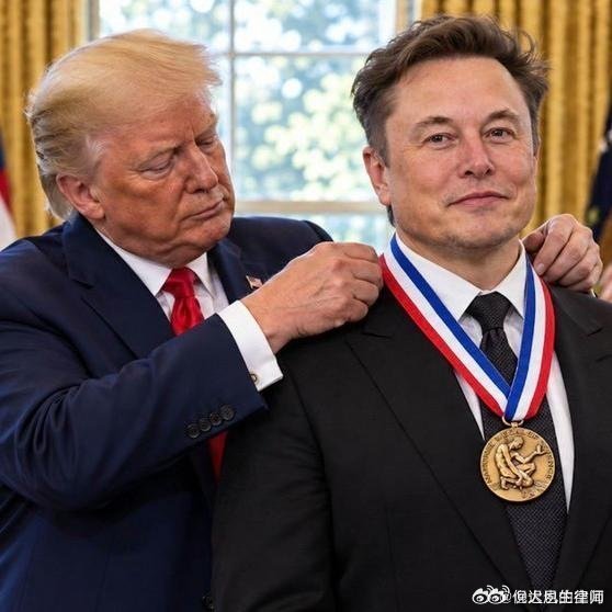 临近美国中期选举，我特意联系了几位过去曾经死心塌地的川粉（就是支持特朗普的人），惊奇地发现居然都觉醒了，极其痛恨厌恶骗子特朗普，仅剩下了一位还半信半疑，我耐心做了思想政治工作，基本也往明白的方面出发了。[哈哈]#生活手记# ​