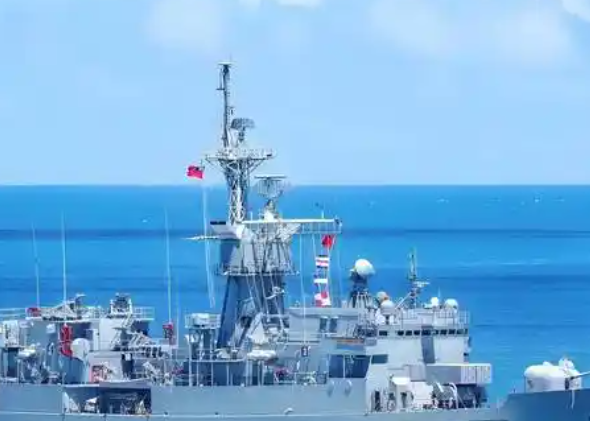 为什么说如果台海燃起战火、与美军正面交手，我们恐怕早已落入下风？

如果台海局势被外力推向军事对抗，中国真正承受的压力不会只出现在海面和天空。2026年9月24日，国防部再次强调，台湾问题是中美关系中最重要的问题，维护台海和平稳定符合双方共同利益。这个表态背后其实点出了关键：大国直接碰撞，影响会迅速
