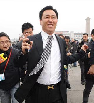 许家印也是心力70分，脑力90分，聪明反被聪明误，基本上主要是这类人。这种人很聪明也很能干，但就是很容易飘起来，把不住，看见“心浮气躁”这个词了吧！
心力70分，脑力90分，这种人如果当企业家，会很喜欢玩多元化，东搞搞，西搞搞，到最后，没有一项是真正的强项。他们会很容易早期成功，后期失败 ​