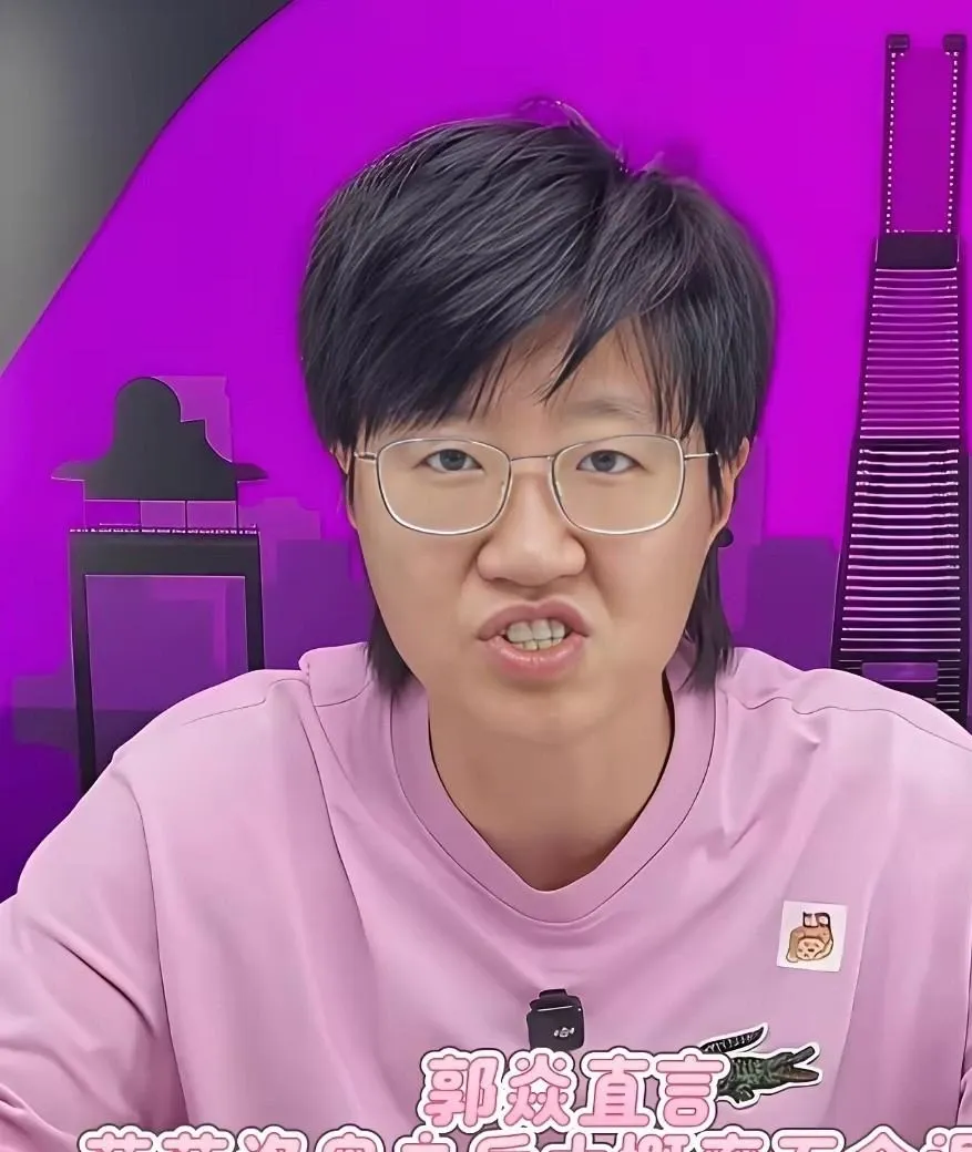 郭焱这番话传到球迷耳朵里，不少人都愣了一下——孙颖莎洛杉矶奥运会之后，大概率还会接着打。
    有人掰着指头算账：到那时候她28岁，放在国乒女队的历史里，真不算老。陈幸同、王艺迪30岁还在赛场上拼，状态一点不差。这么一比，莎莎再战一个周期，并不是什么稀奇事。
真正让郭焱把话说得这么直白的，是女