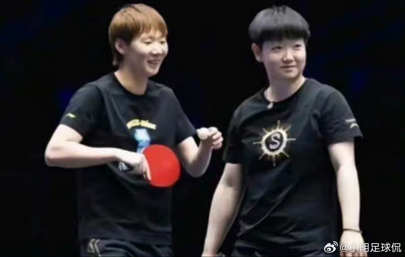 #郑钦文王曼昱冠军奖金对比#
同一天诞生双料冠军!郑钦文拿下中网WTA1000冠军，王曼昱卫冕WTT大满贯女单冠军🏆但奖金差直接看傻：郑钦文拿了115万美元，王曼昱才13.5万美元，直接差了8倍多…这边张继科还说乒乓球热度是他带起来的，你怎么看？😮 ​