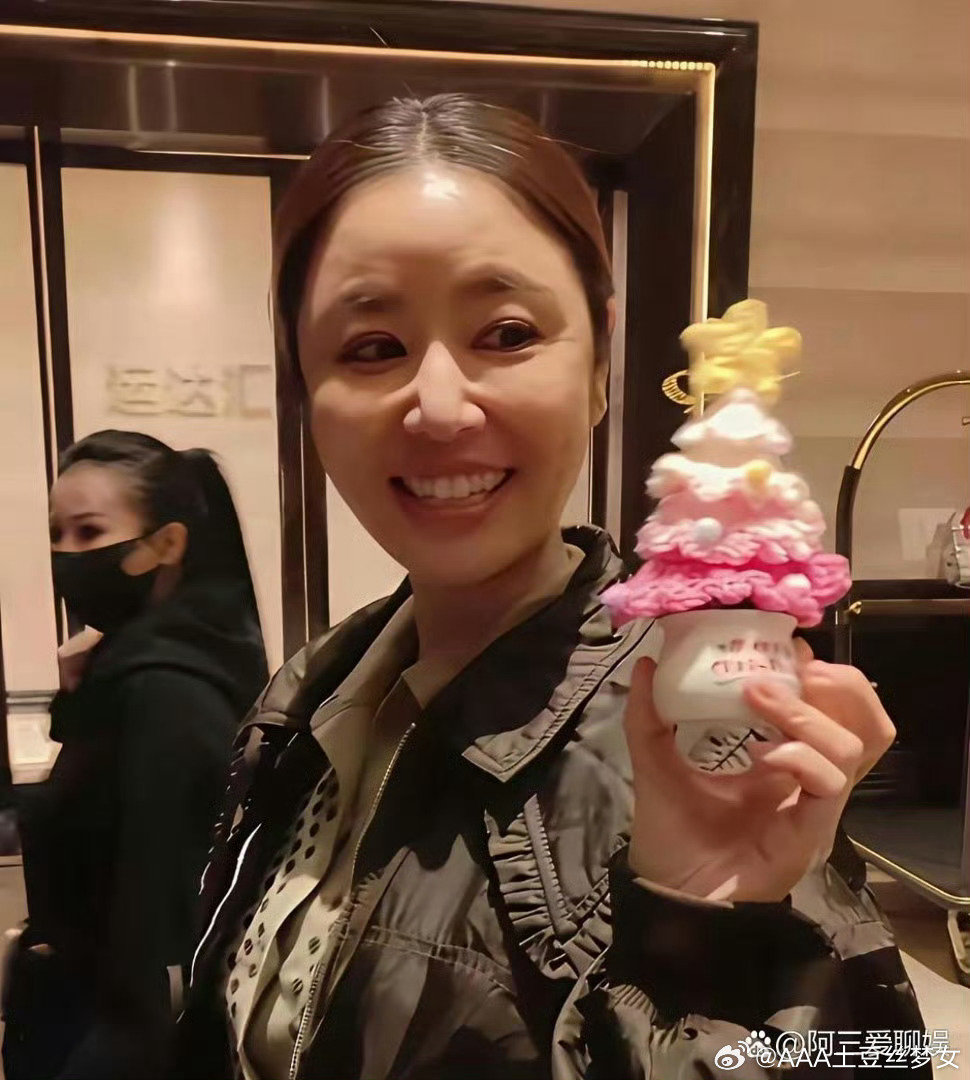 林心如下班被偶遇，你觉得她的状态如何？ ​