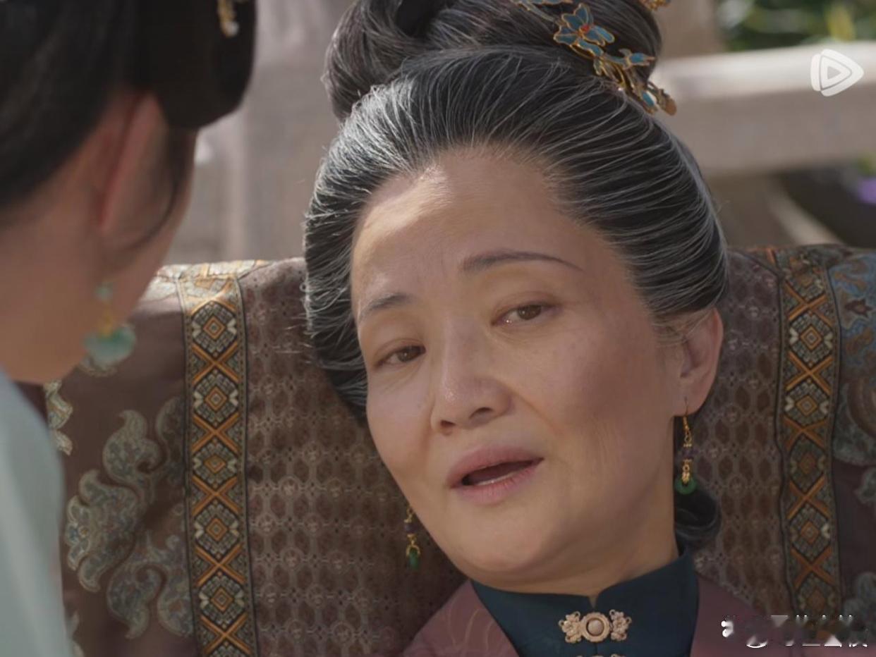 《兰香如故》不是亲生终究不一样，这段看得兰香心都凉透，母亲眼看撑不住，兰香问要不要请医士，母亲却望着远方轻声说，兰香，来接我了 ​