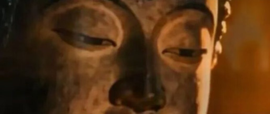 一定要下大功夫，严肃管控你的注意力。
一个非常之强大的人，必须彻底清楚
注意力就是你最宝贵的能量，
注意力就是你最宝贵的精气神，
注意力就是你最宝贵的财富，
注意力就是你的太阳，
注意力就是你的核心竞争力，
注意力里包含着你人生的一切机缘，
以及一切你从来没有见过的好东西。
因为宇宙的本 ​
