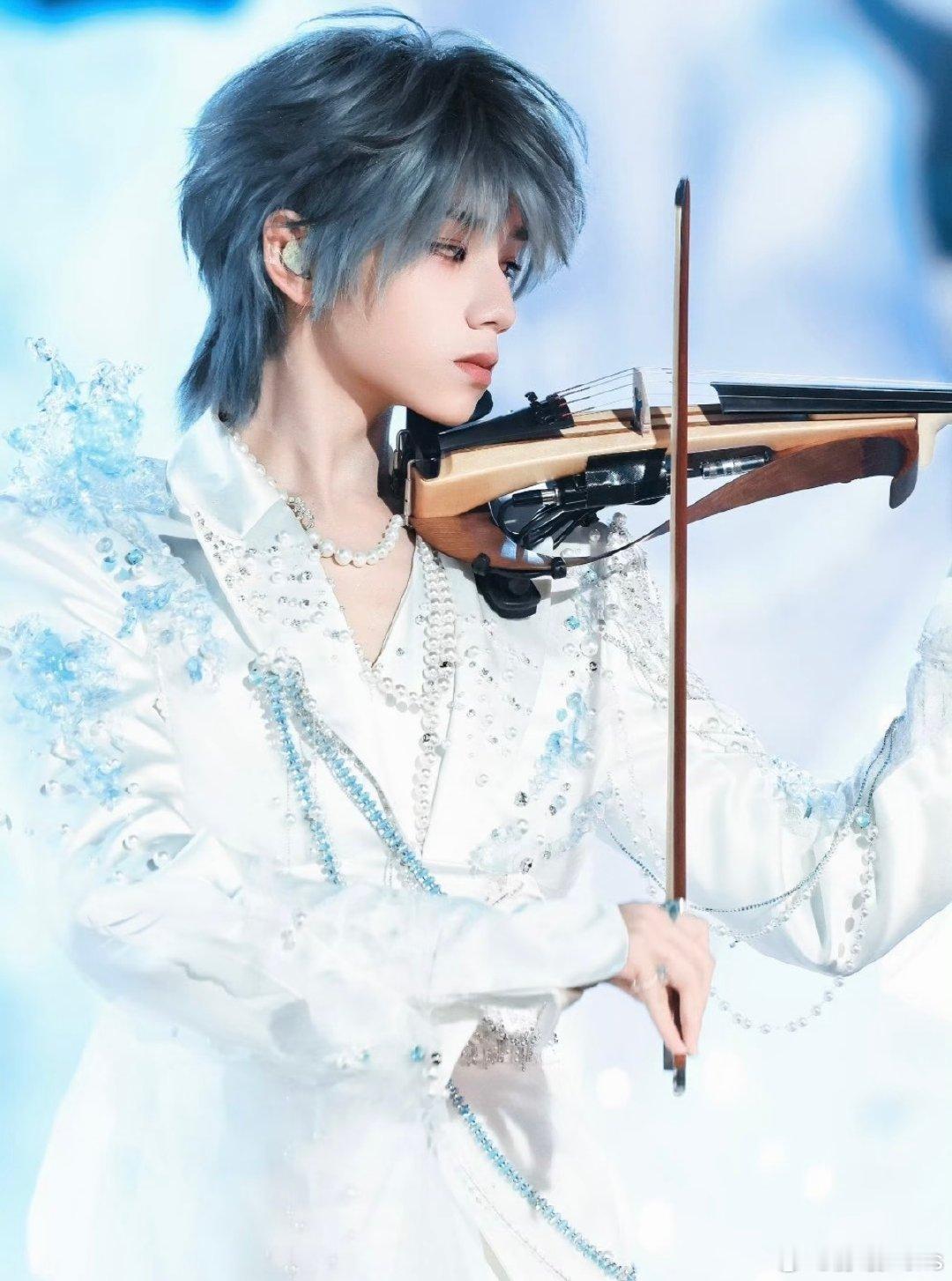 🩵“我们是彼此的幸運星”💠
     
  𝓖𝓲𝓿𝓲𝓷𝓰 𝔂𝓸𝓾 𝓪 𝓷𝓮𝔀 𝔀𝓸𝓻𝓵𝓭#王橹杰[超话]# ​