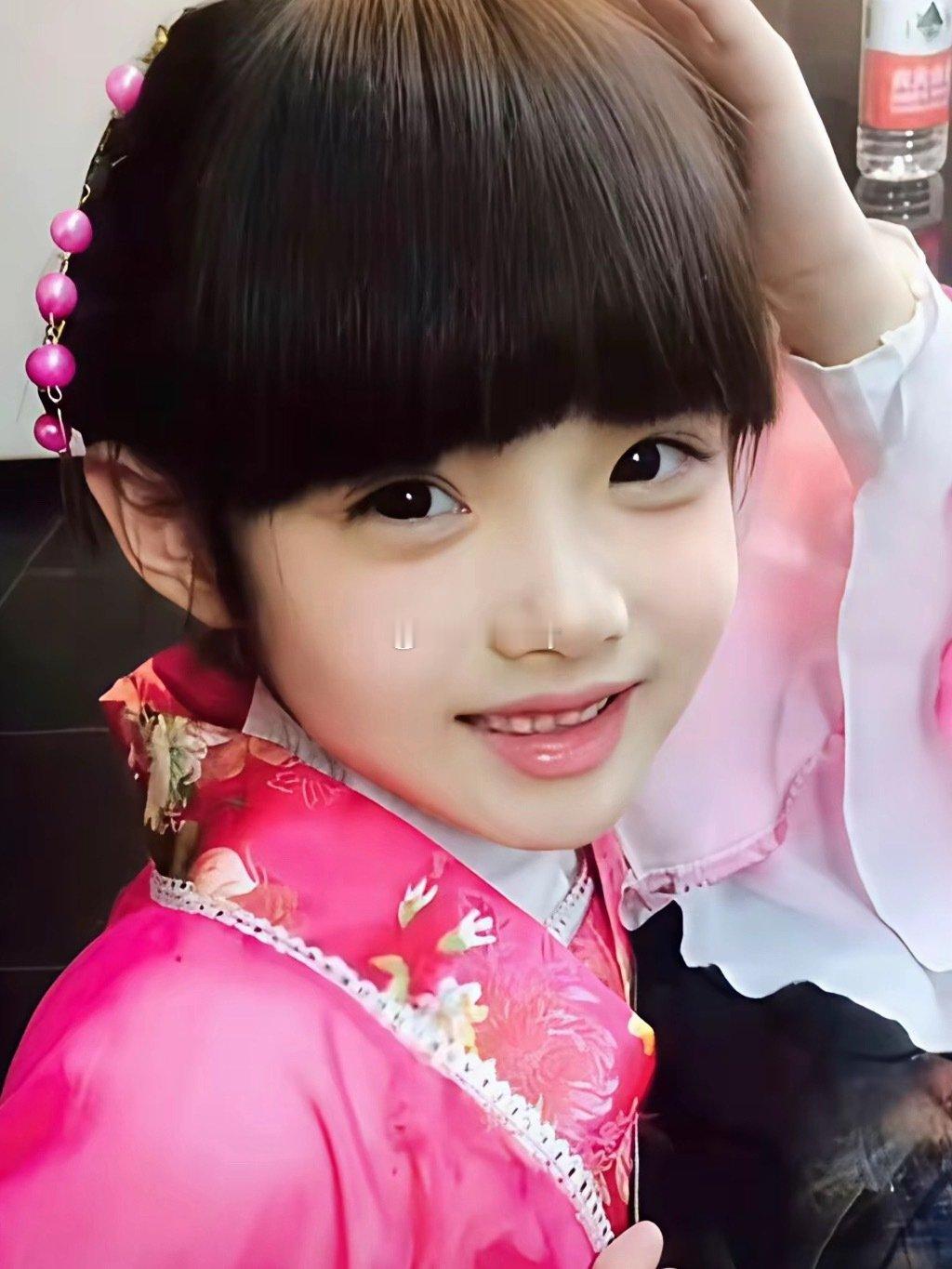 童星艾米，颜值几乎没有变化，一路惊艳至今 ​