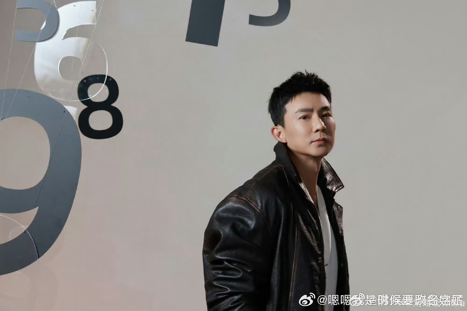 #刘畊宏舞蹈导师是姚琛##披荆斩棘直播##披荆斩棘# 笑不活了！天天带我们跳健身操的刘畊宏，这回直接抓着同寝的姚琛当自己的舞蹈老师，专门上起了男团舞大师课，这波可是精准找对大佬！他俩练舞的画面想想就好玩，已经搓手等着看今晚姚琛编排的《要你管》舞台了 ​