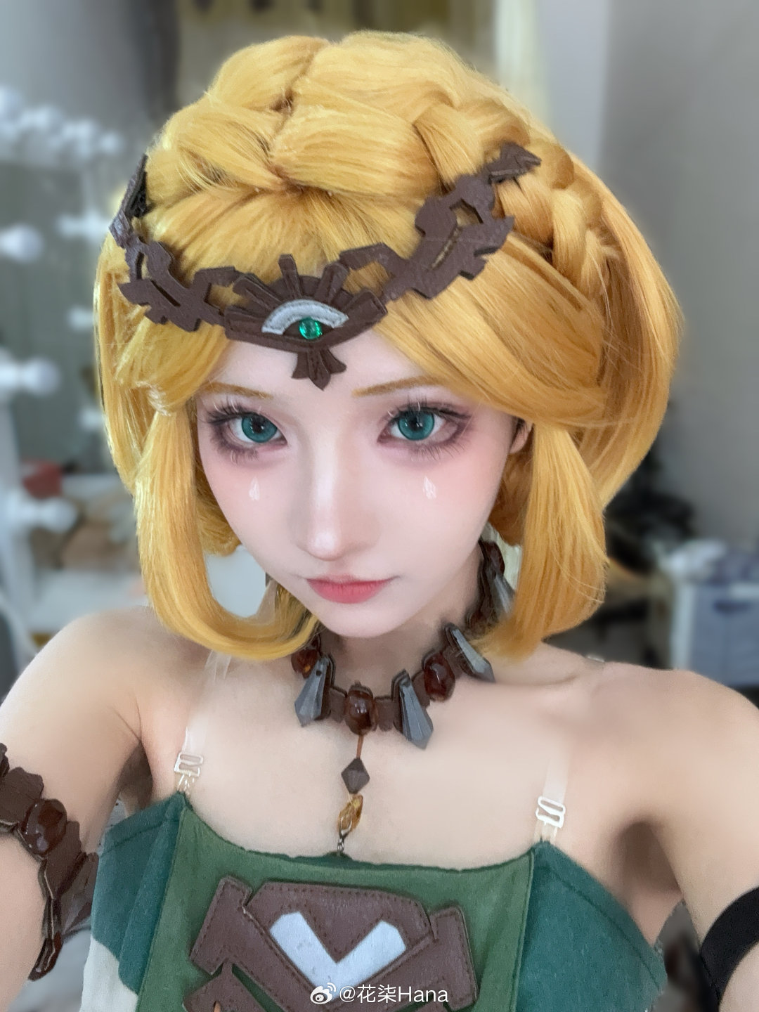 #塞尔达传说王国之泪[超话]##塞尔达##cosplay# 

公主也要蚊子视角吗？

今日花絮
 
笑死了摄影带了个牛来也太好笑了 ​