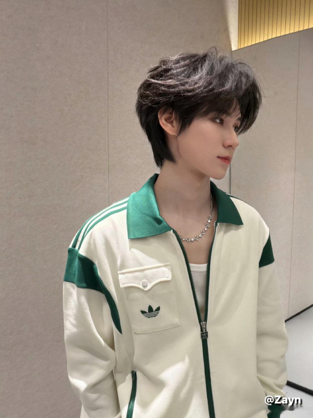 #张真源[超话]# 💚#张真源无名氏# 💚#张真源密室大逃脱# 

直到有一天我的live图出现你的声音

​