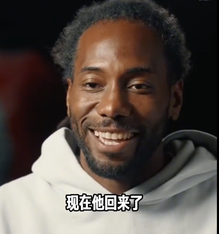 伦纳德：我不是因为夺冠潜力才选择的猛龙
正式完成交易的伦纳德已经乘坐专机抵达多伦多，有了伦纳德的加入，仅靠着猛龙的锋线群就已经被认为是新赛季东部最大的黑马，而伦纳德对此却有不同的说法：
我来这里不是要接管球队，这支球队现在是巴恩斯的，以后依然还是，我只是来辅佐巴恩斯的。
而对外界所传的伦纳德看重的是