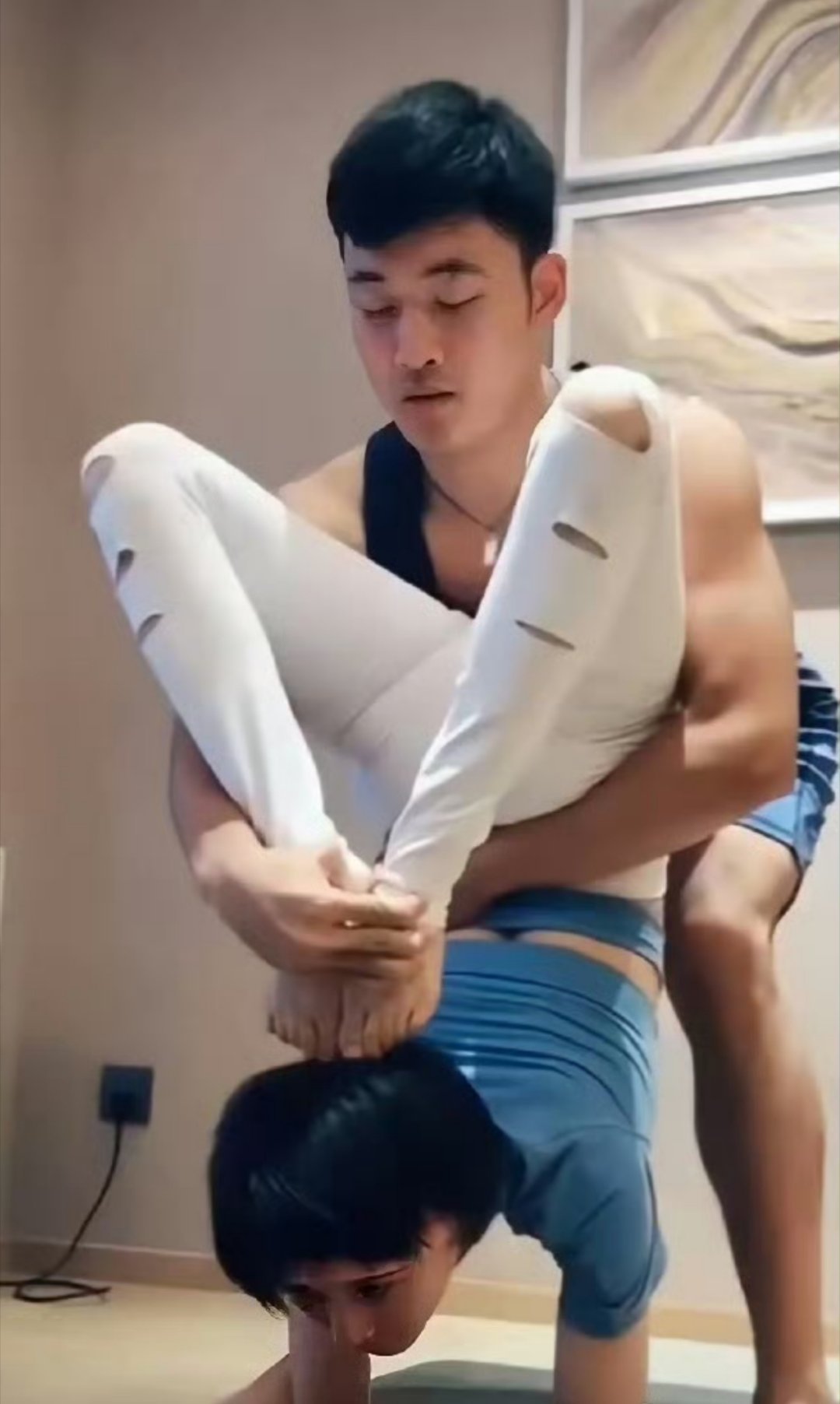 一张封神之王子文
这么卖力，怪不得身材好 ​