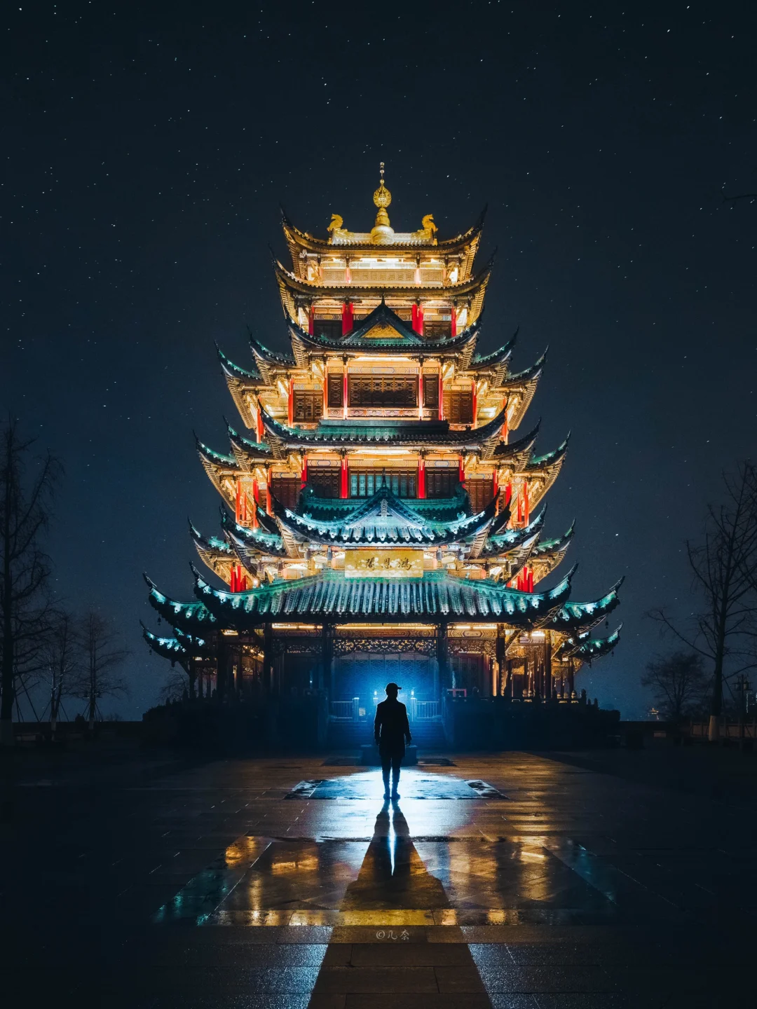 白天平平无奇，直到夜幕降临…七彩鸿恩寺绝了