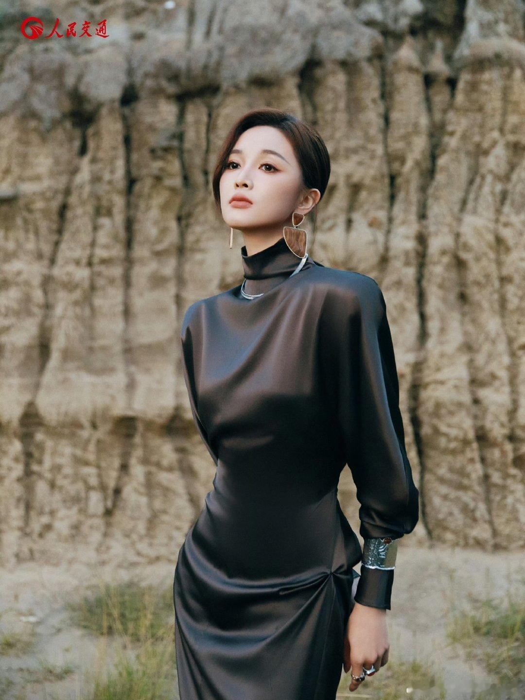 WensFACES｜解锁复古野性美学

艺人 in Wens
演绎独一份的复古野性美学✨ 

手工锻凿出的浮雕肌理 
自带原始力量感

金银两色
轻松演绎不同风格

#吴宣仪[超话]# ​