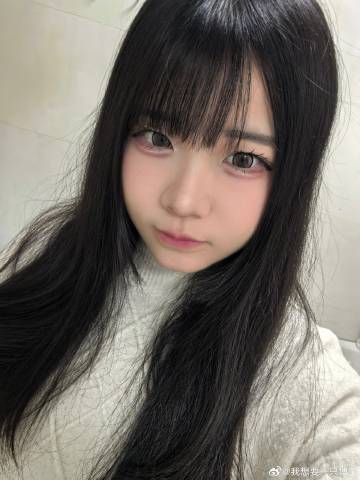 好像学会了…原相机自拍都这么萌。。。