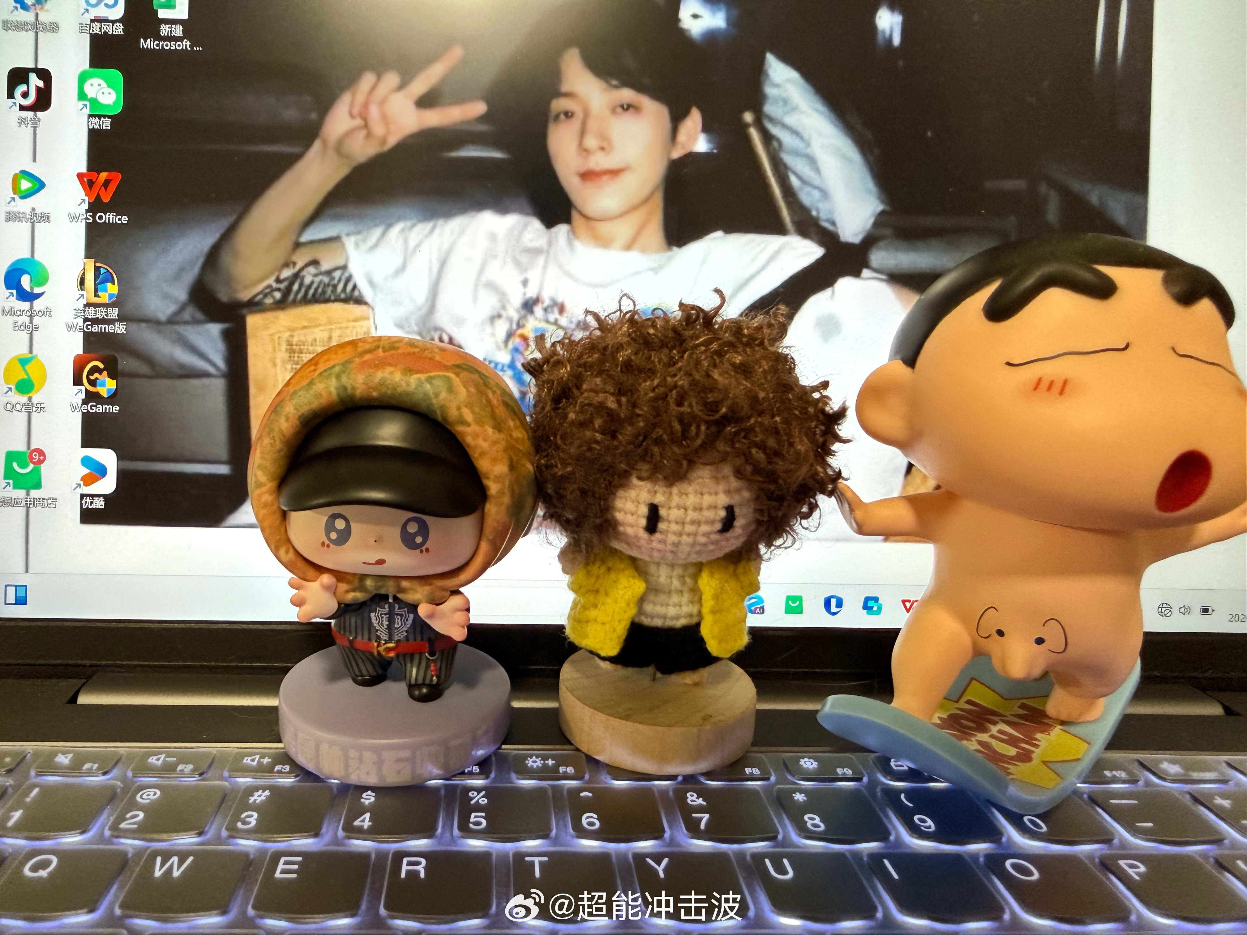 可爱的屁屁，小为，小新以及我💩一样的拍照技术[你好] ​​​