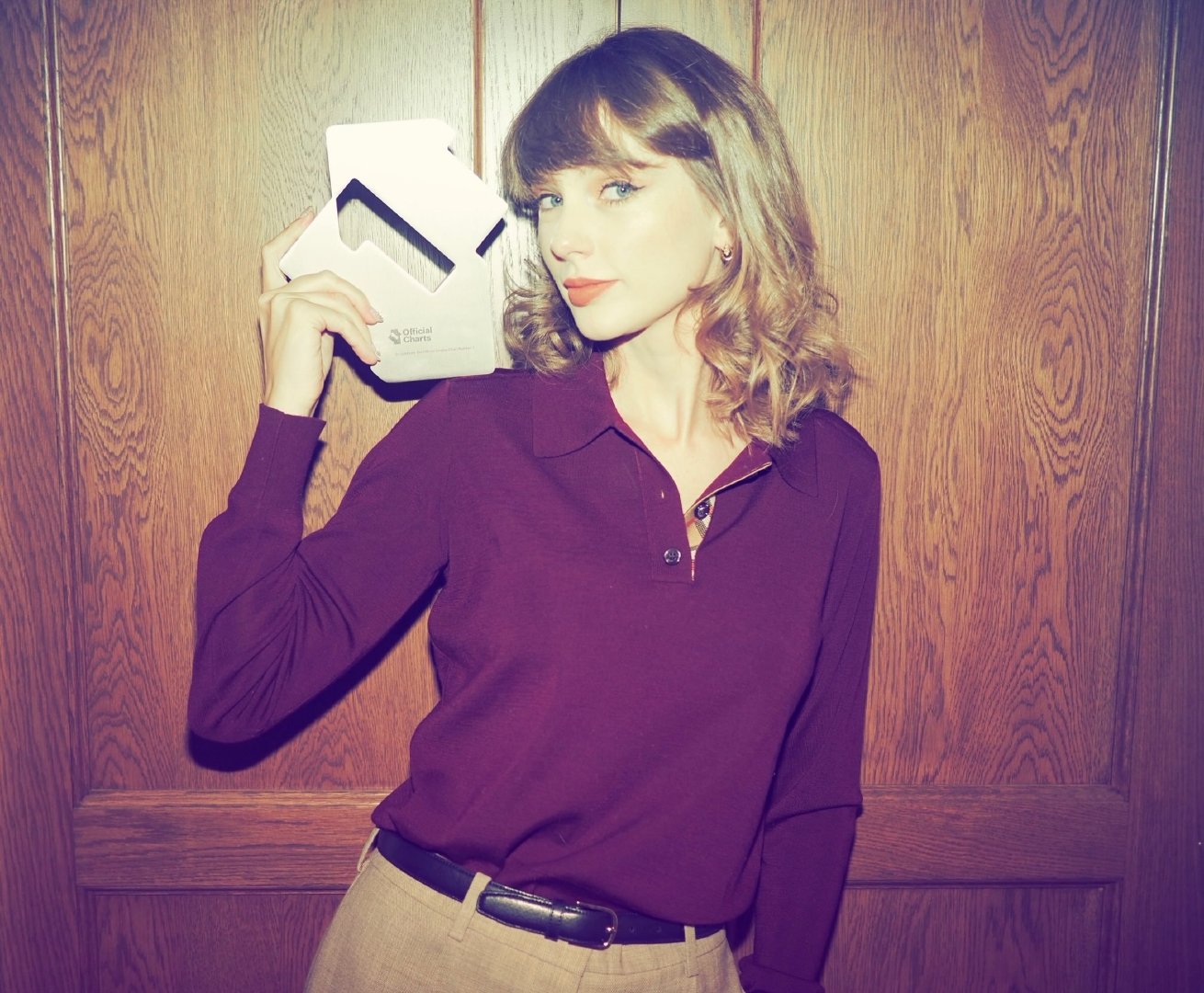霉霉 Taylor Swift 加曲新歌《Patient Zero》在本周英国官方单曲榜实现三连冠！🥇

#Taylor Swift# ​