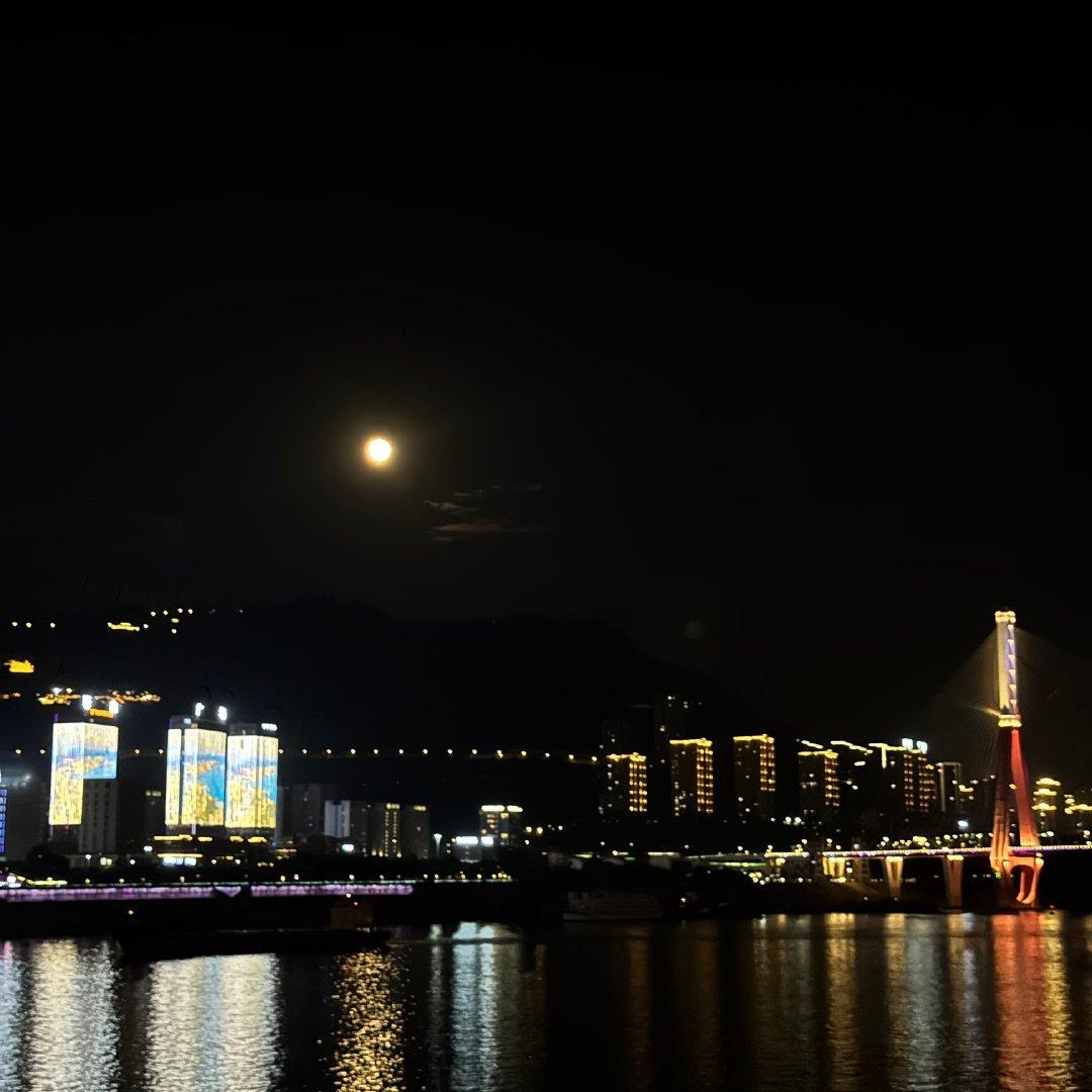 不是🏊就是🏀
而我只有🚶‍♀️的命
[白眼] ​