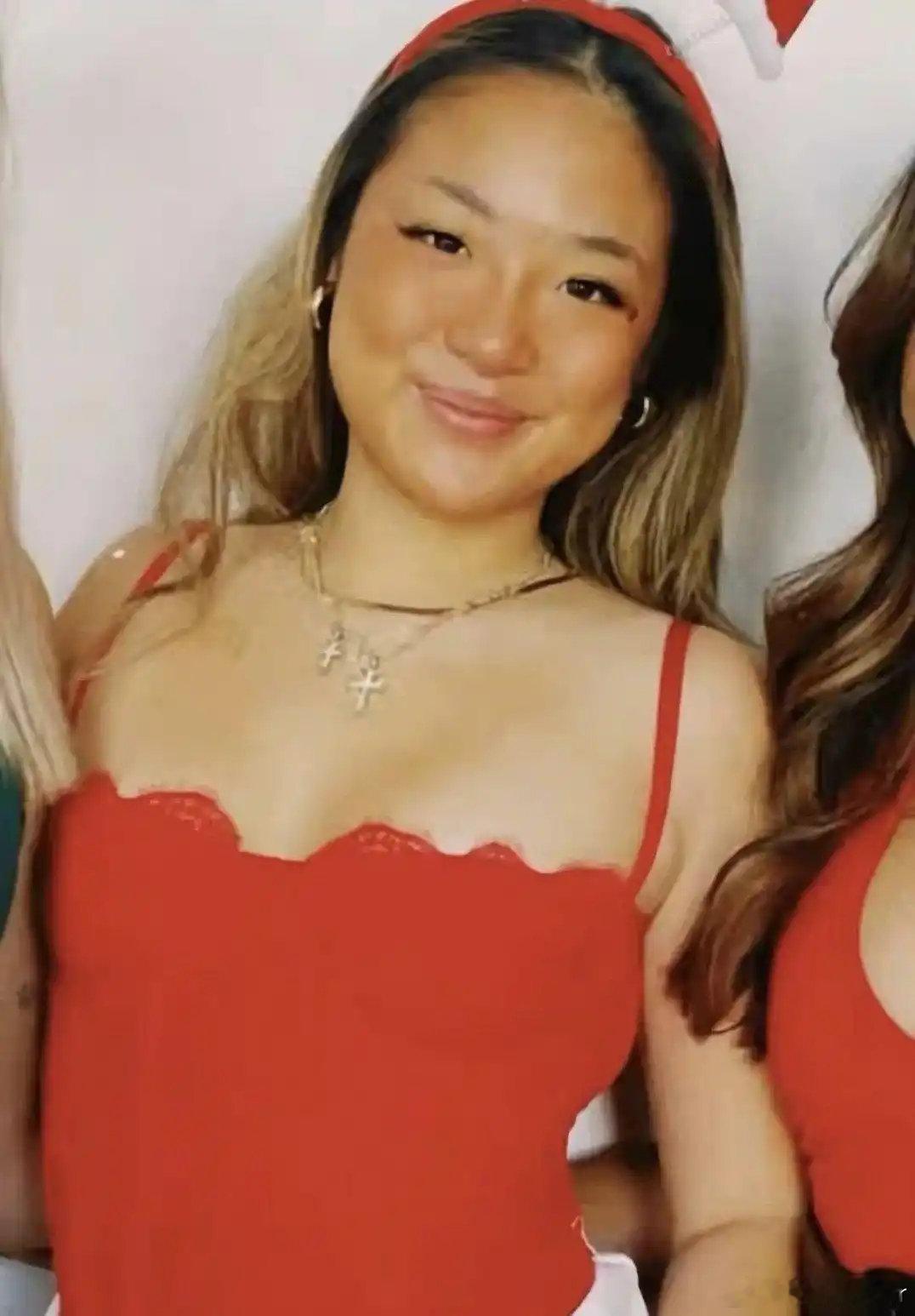 26岁张学友女儿染金发纹身，3岁被狗仔逼到退学，网友：这星二代活明白了 ​