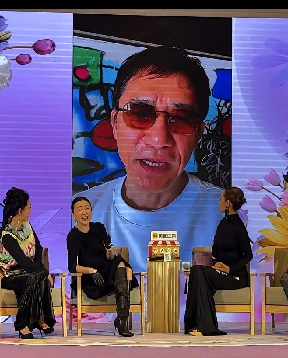 全场被肉麻得高跟鞋戳地板一个洞，难怪刘嘉玲天天带手套，原来她有洁癖。 ...