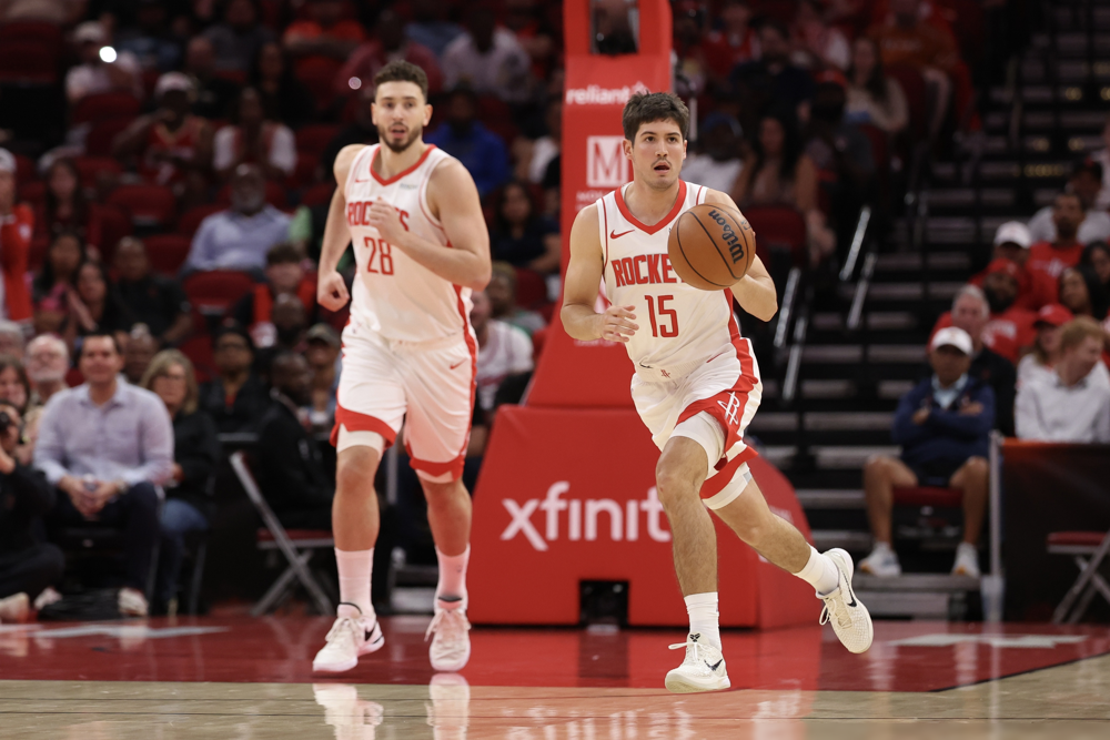 更衣室炸了！伊森当面喷申京“软蛋”，乌度卡被罚10万美金，结果火箭竟把...