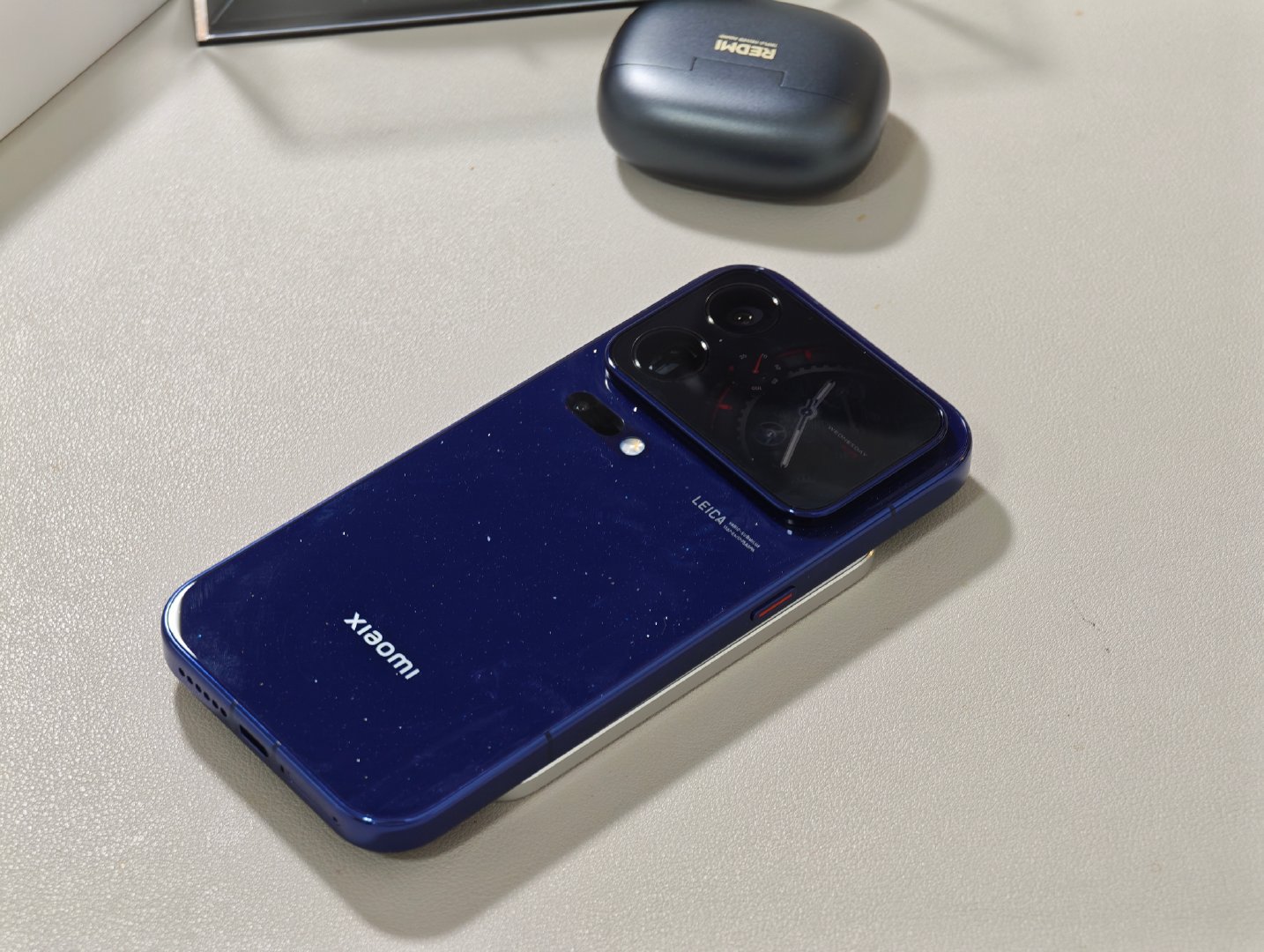 双持
小米18pro
iPhone16e ​