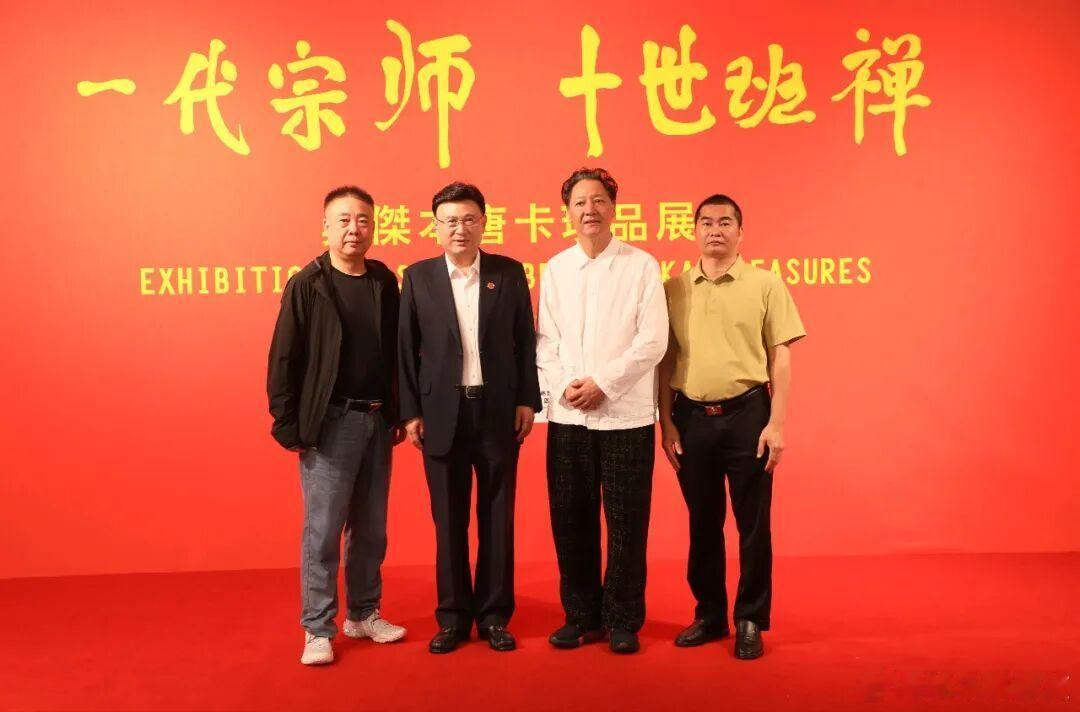 【中国正能量 || 香江一周行｜赴盛会、会知己、观艺文，魏良鹏香港行综述】为期一周的香港之行圆满落幕。他此间出席了第十一届“一带一路”高峰论坛在港启幕，这是他连续五届站上这一国际交流平台，并于分会场围绕文化出海作分享发言，探讨以文化为纽带，讲好新时代中国故事，推动中华优秀传统文化对外 ​