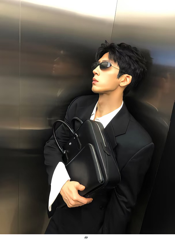 井柏然(WarmStudio)