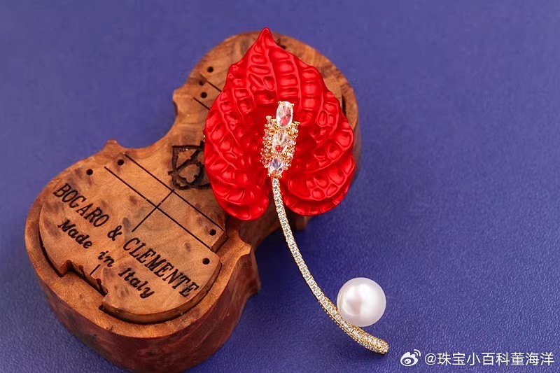店内在售大衣/毛衣的最佳搭配cp，有独特风格又能轻松入手的珍珠胸针！百元起！！[嘻嘻] ​​​