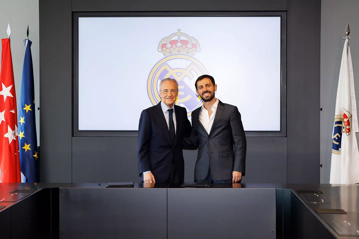 皇马官方：B席正式亮相，成为皇马新球员！🤍

#halamadrid# ​