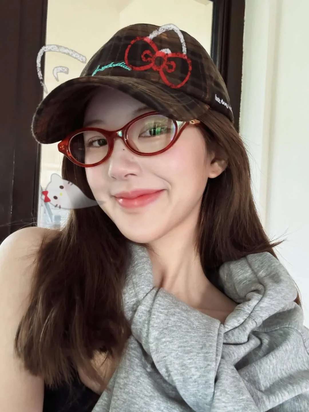 赵露思更新海南度假美照，衣品一如既往好