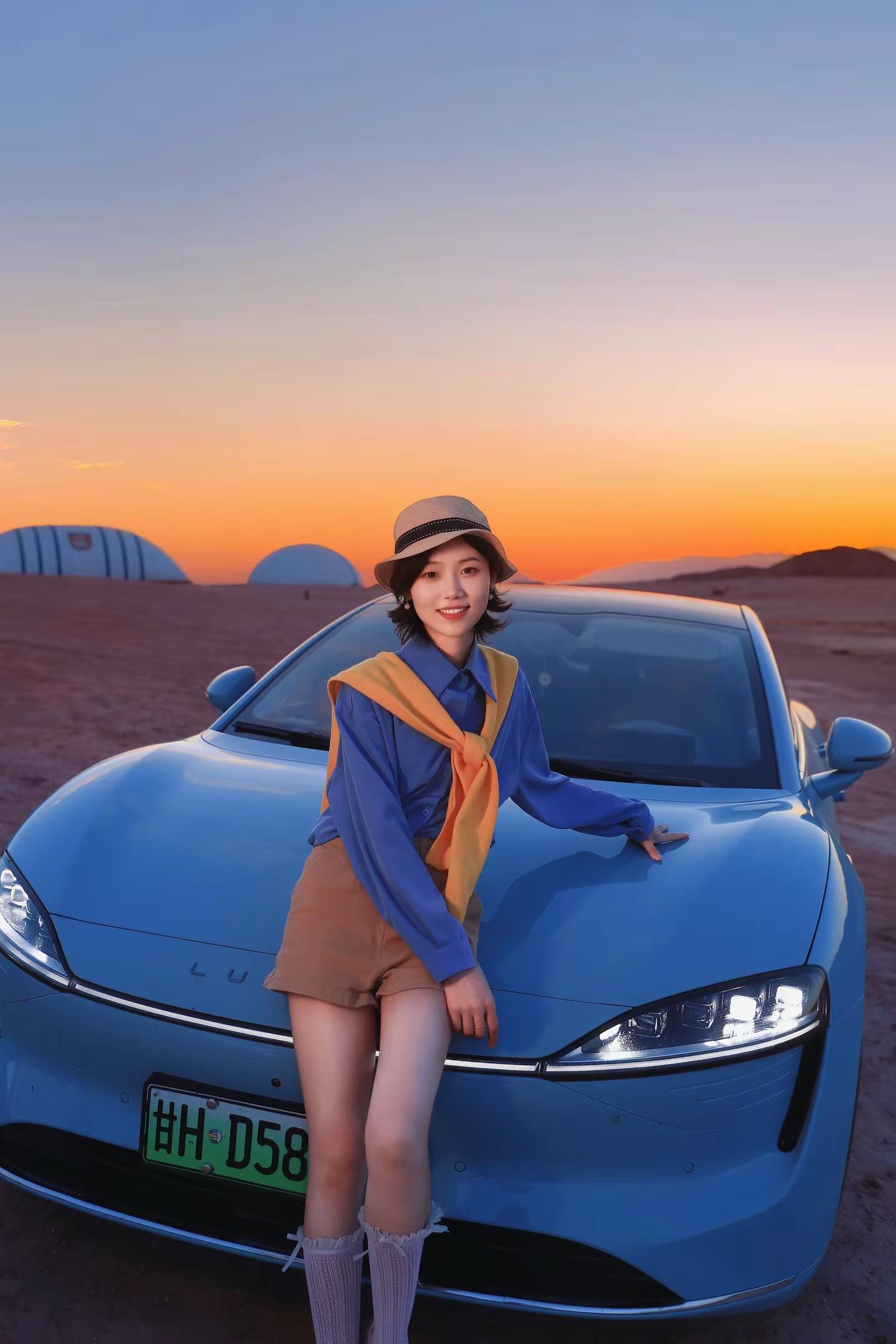 落日余晖映晚霞一抹夕阳美如画 鸿蒙智行 智界S7