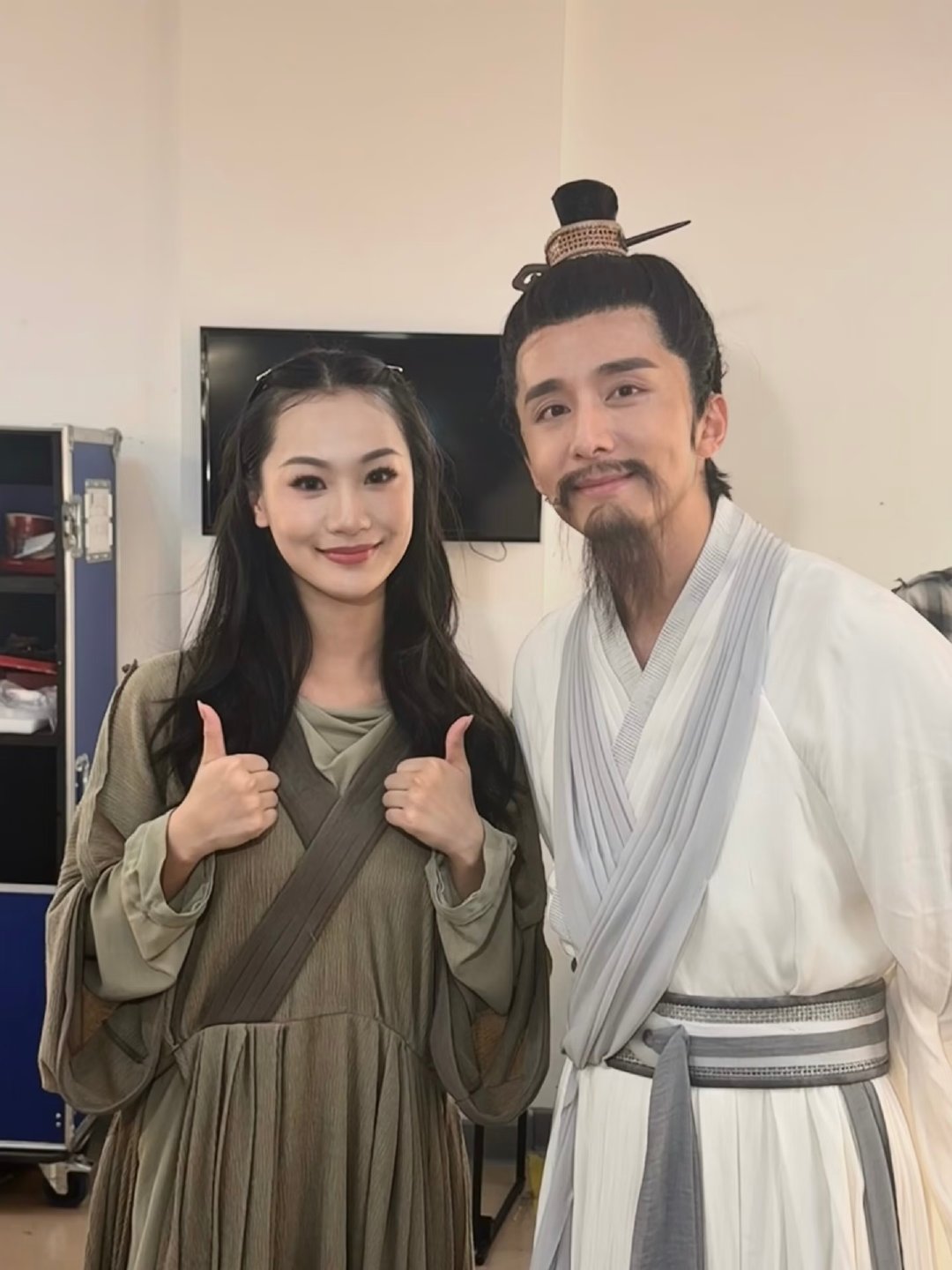 掉落一些小老头后台合影[柯基]
#张新成[超话]##音乐剧大江东去# ​