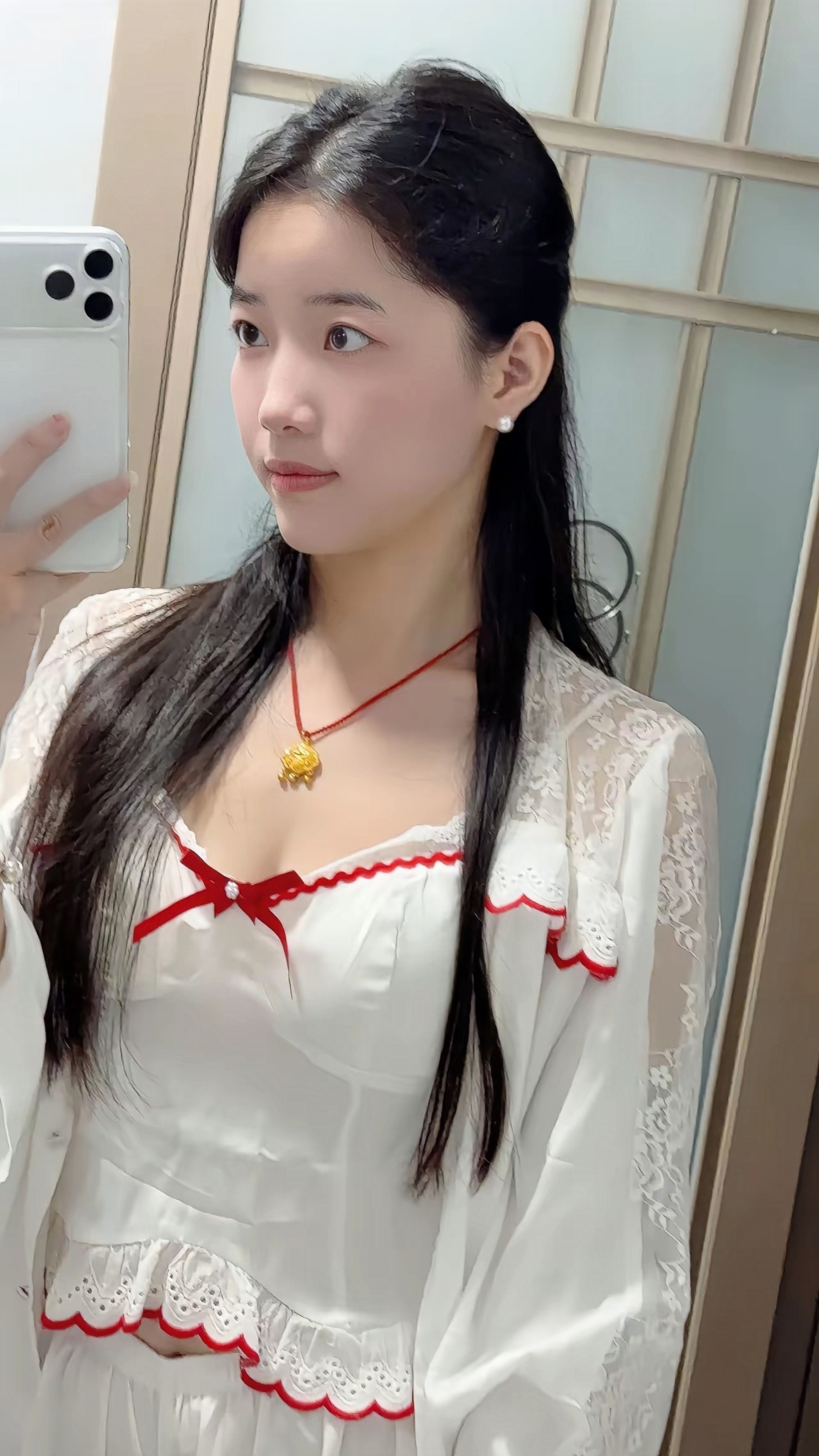 这是1998年出生于广东省揭阳市揭西县的小姐姐！  虽然是90后，却长...