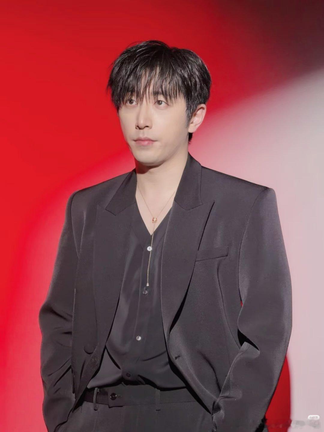#白客[超话]##cucn201白客[超话]#

"时间是动词，我的意思是，我永远爱你"Time is a verb.I mean,I love you forever. ​
