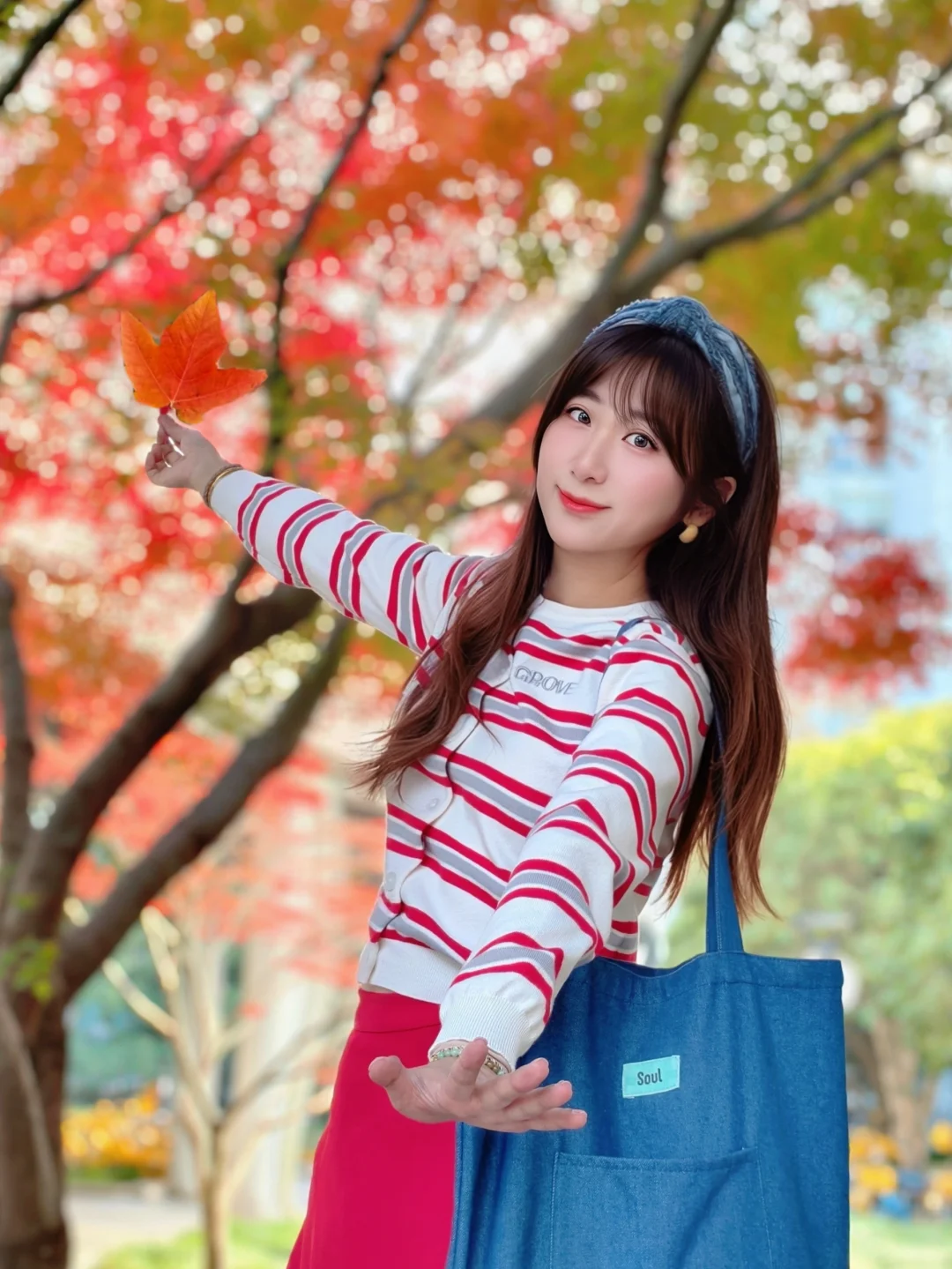 回上大“偷”秋天，被风里的温柔裹住啦🍂