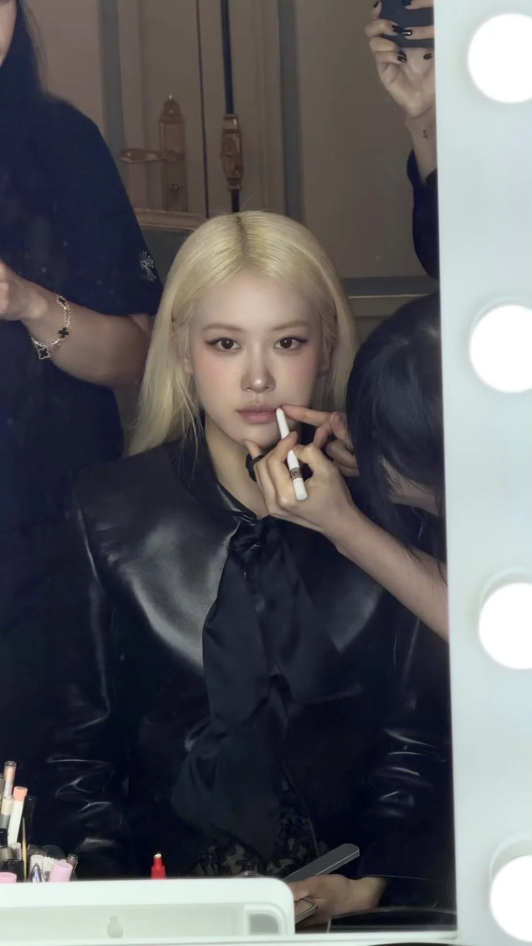 Rosé更新 燥候YSL 🖤今天是酷玫
	
#朴彩英 #rosé #rose朴