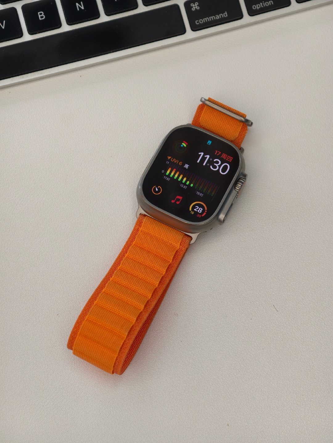 我强烈推荐一下vivo WATCH6，质感和舒适度超级优秀，我从9月6号开始戴，因为佩戴舒服，所以我晚上也会戴着它睡觉！

10天了，电量还剩39%！

对于大部分人来说苹果手表真不如这个，我的 Apple WATCH Ultra准备挂咸鱼或者抽奖吧！[笑cry] ​