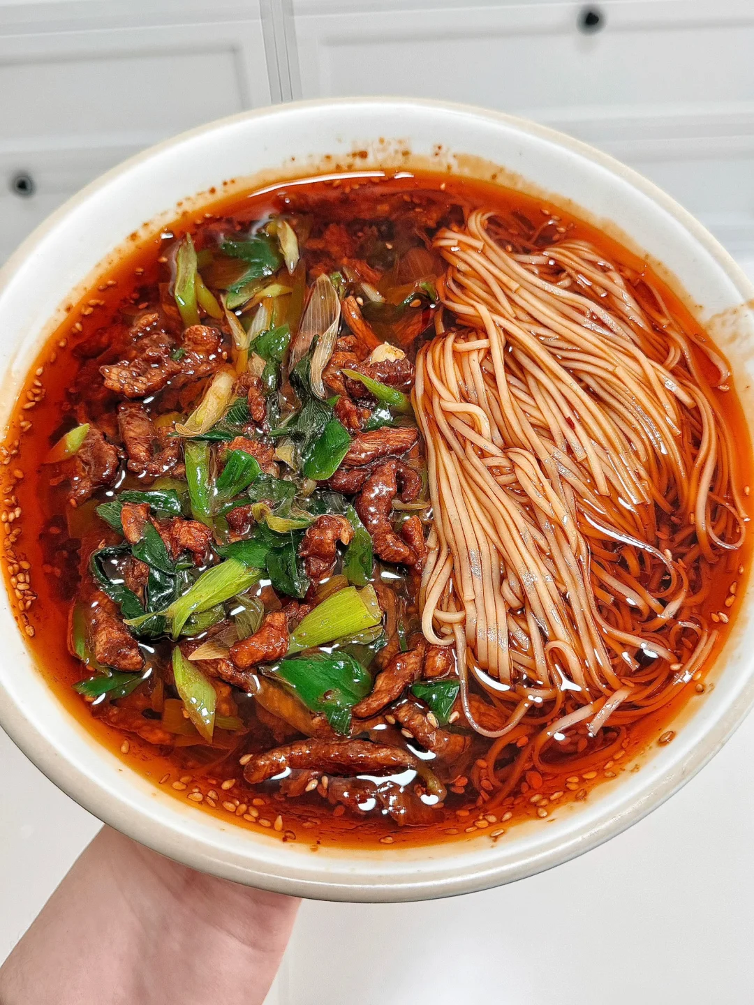 谁懂啊？葱爆肉丝面吃一次爱一次！