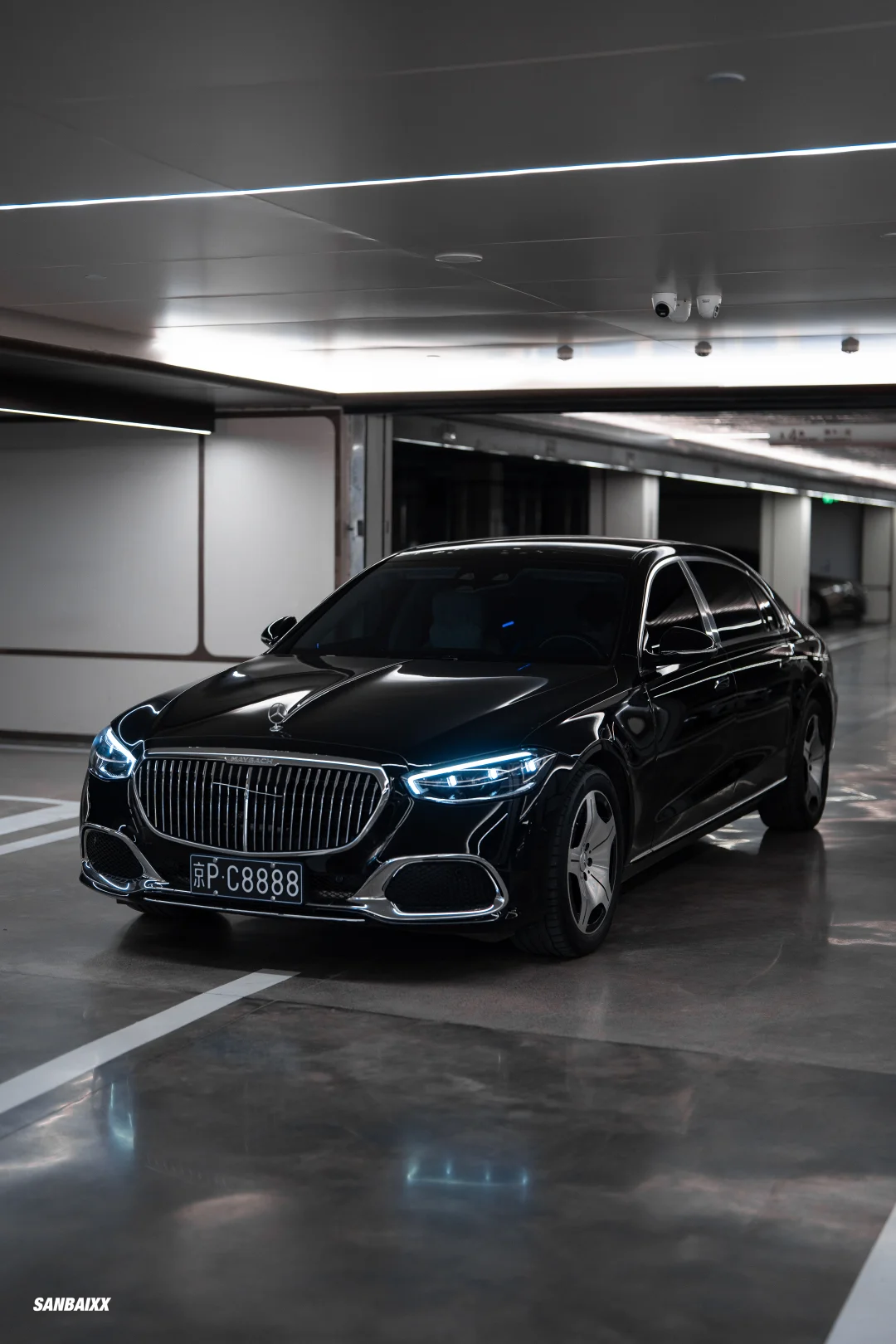 武汉拍的京牌迈巴赫S480够资格做您壁纸吗？